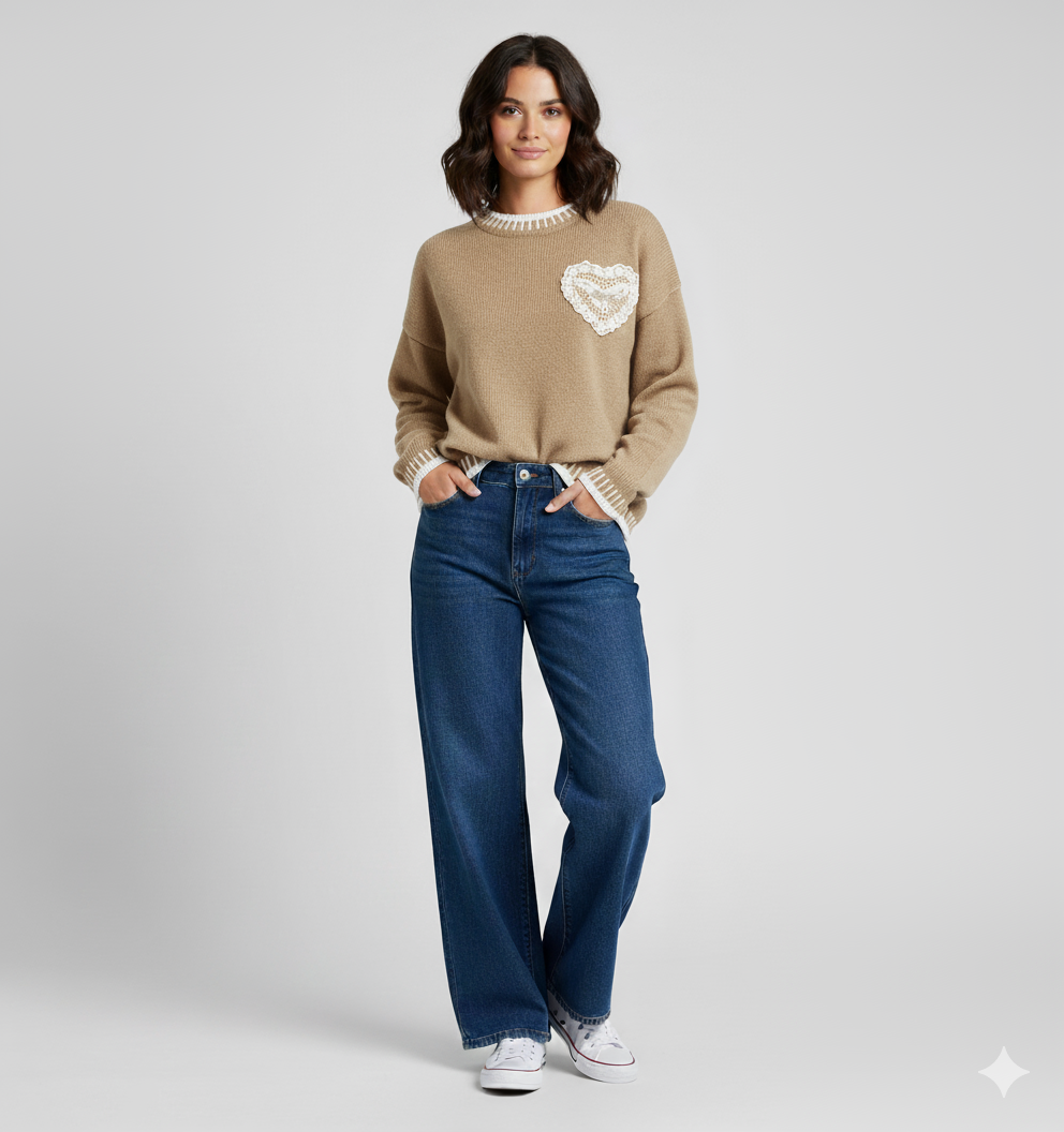 Chloe | Schwarzer Pullover mit Häkelherz-Applikation