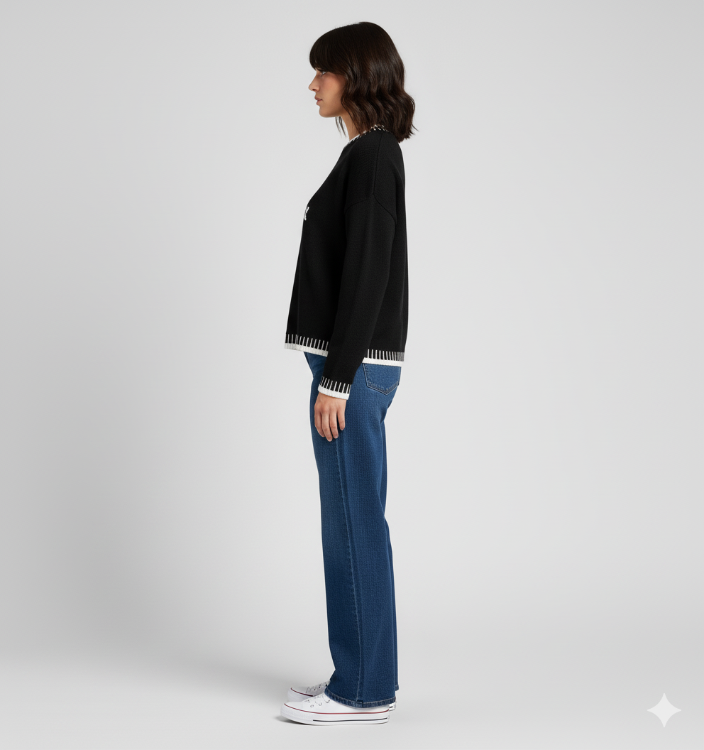 Chloe | Schwarzer Pullover mit Häkelherz-Applikation