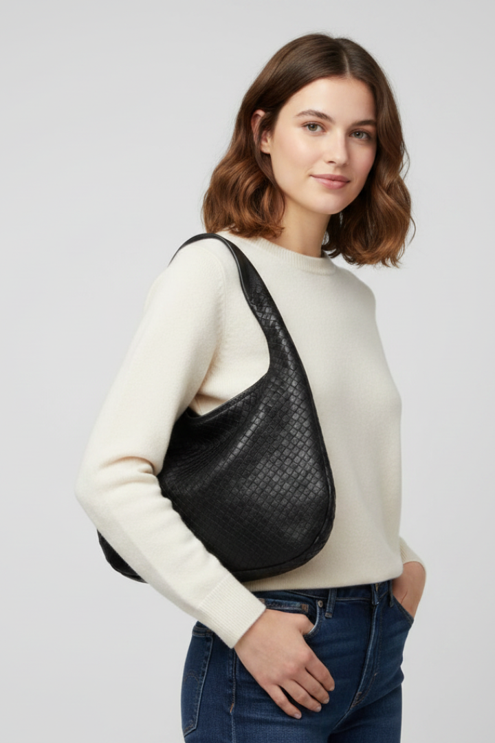 Orvia Woven Hobo-Tasche Frontansicht mit Flechtoptik | Saliénne