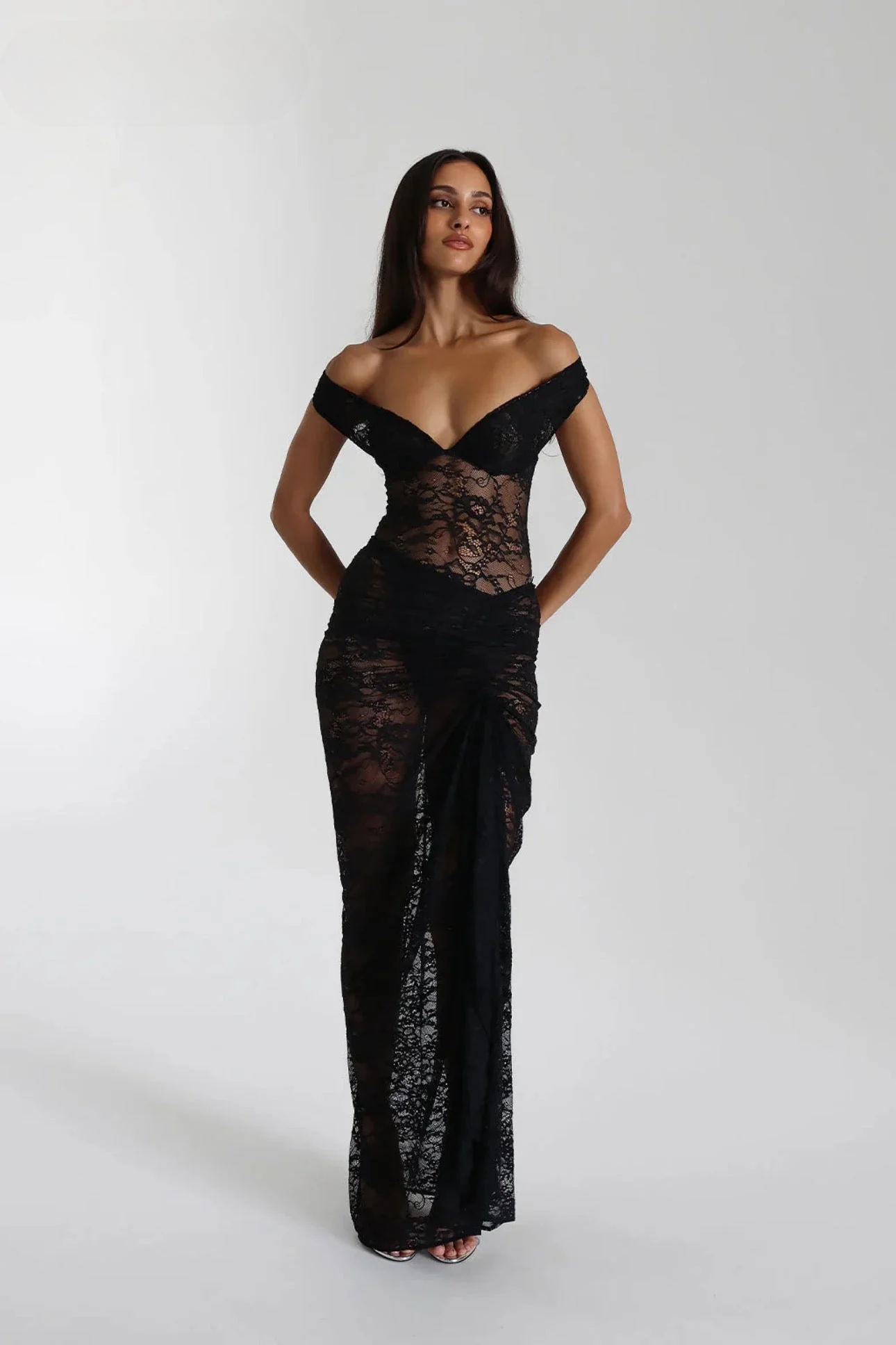 Oriana | Elegantes Midi-Spitzenkleid